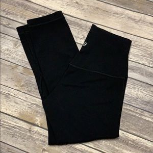 EUC Lululemon Align Crops Black 4